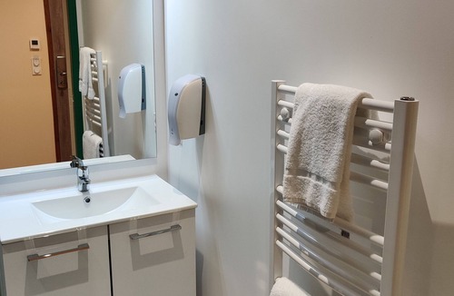 Saint-Clair-de-la-Tour Hotel | Hôtel de la Tour