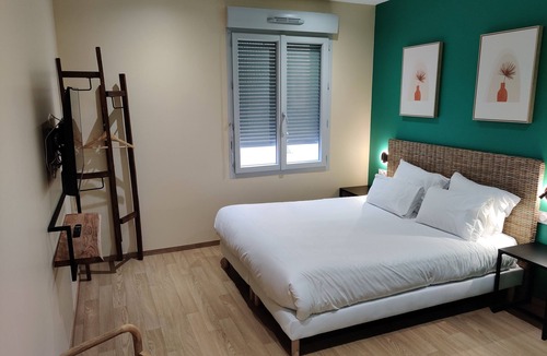 Saint-Clair-de-la-Tour Hotel | Hôtel de la Tour