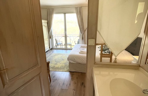 Poligny Hotel | Hôtel de la Vallée Heureuse