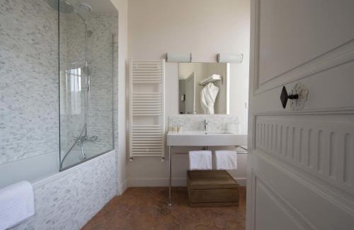 Tournon-sur-Rhone Hotel | Hôtel de la Villeon