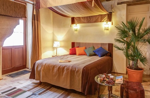 Saint-Saturnin Hotel | Hôtel des 4 continents