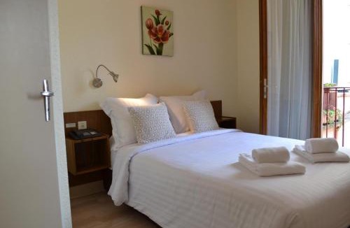 Aix-les-Bains City Center Hotel | Hôtel des 4 Soleils