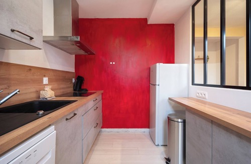 Poincare - Foch - Anatole France - Croix de Bourgogne Apartment | Hôtel des Cousines – Capucine Apartment