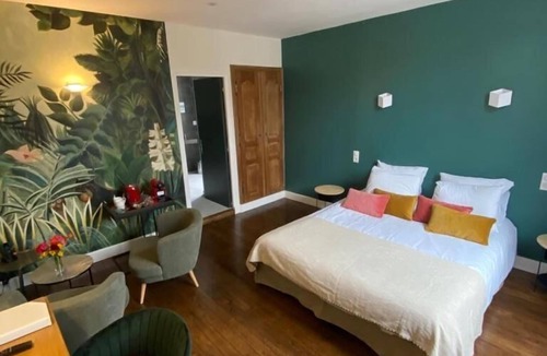 Semur-en-Auxois Hotel | Hôtel des Cymaises