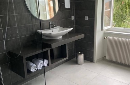 Semur-en-Auxois Hotel | Hôtel des Cymaises