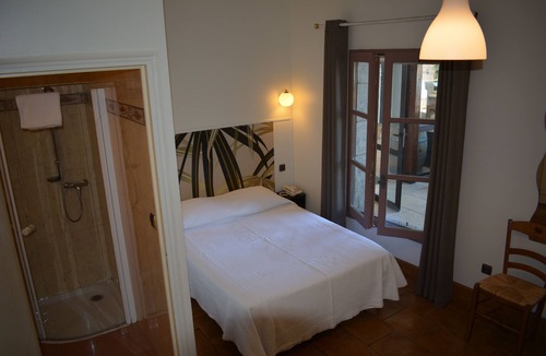 Castelnau-de-Montmiral Hotel | Hôtel des Consuls