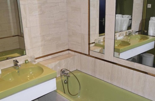 Le Coteau Hotel | Hôtel des Lys