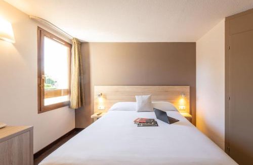 Claix Hotel | Hôtel des Trois Massifs, Grenoble Sud Claix