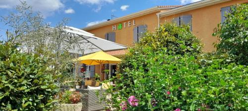 Julienas Hotel | Hôtel des Vignes - Juliénas