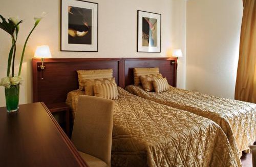 La Celle-sous-Gouzon Hotel | Hôtel Des Vosges