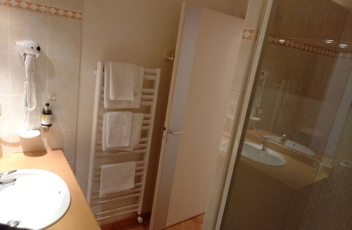 Pont-de-Salars Hotel | Hôtel des Voyageurs