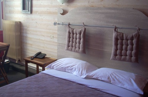 Richebourg - Saint-Clement Hotel | Hôtel du Chateau