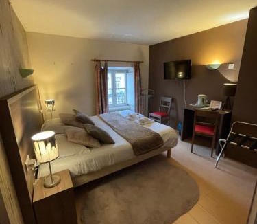 Semur-en-Auxois Hotel | Hôtel du Commerce