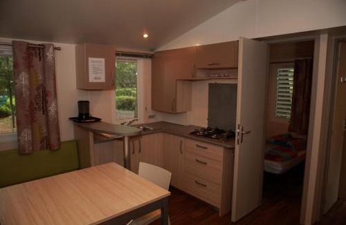 Saint-Maurice-dʼArdeche Hotel | Hôtel du cros d'Auzon