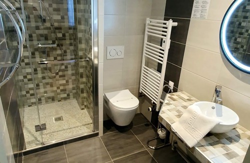 Yenne Hotel | Hôtel du Fer à Cheval