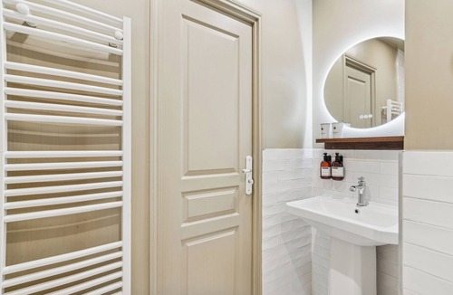 Strasbourg -Saint-Denis Hotel | Hôtel Du Flâneur