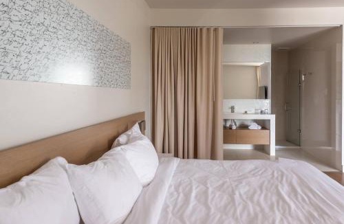 Venise-en-Quebec Hotel | Hôtel du Lac Champlain, an Ascend Collection Hotel