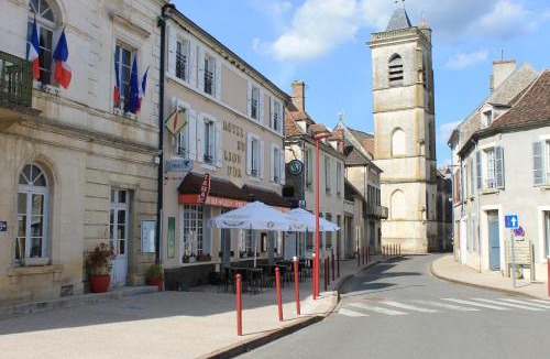 Coulanges-sur-Yonne Hotel | Hôtel du lion d'or