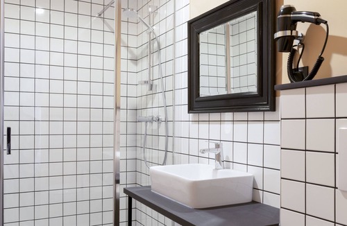 Laval Hotel | Hôtel du Maine