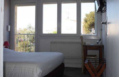 Salon-de-Provence Hotel | Hôtel du Midi