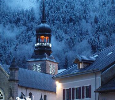 Thones Hotel | Hôtel Du Midi