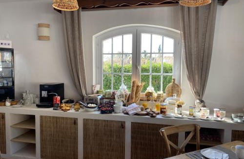 Saintes-Maries-de-la-Mer Hotel | Hôtel du Pont Blanc