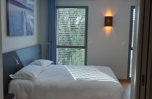Lons-le-Saunier Hotel | Hôtel du Parc