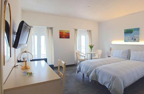 Villeneuve Hotel | Hôtel du Port