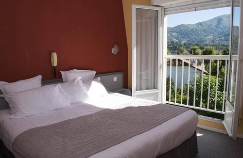 Argeles Gazost Hotel | Hôtel du Soleil Levant