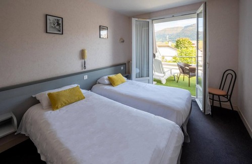 Argeles Gazost Hotel | Hôtel du Soleil Levant