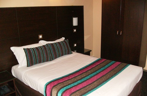 Mantes-la-Jolie Hotel | Hôtel du Val de Seine