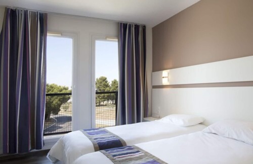 Banyuls-dels-Aspres Hotel | Hôtel Du Village Catalan