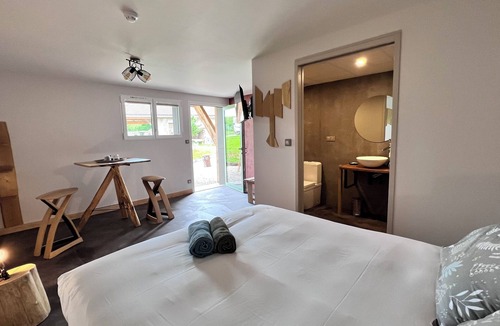 Pont-du-Navoy Hotel | Hôtel En Tilleul