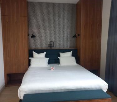 Laval Hotel | Hôtel et Apparts Marin