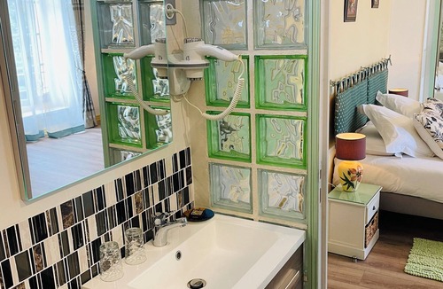 Aiguillon Hotel | Hôtel & Events du Château Lacaze