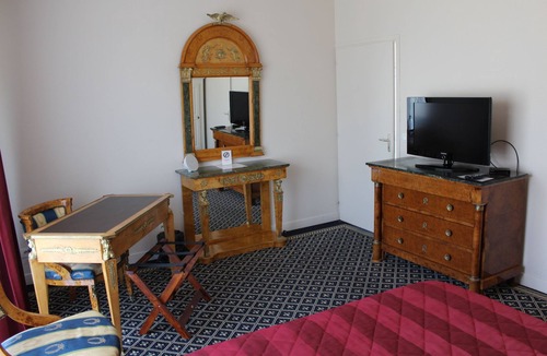 Hazebrouck Hotel | Hôtel Fleur De Lys