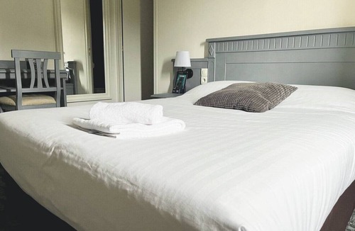 Houdan Hotel | Hôtel HAPY