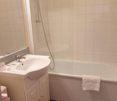 Bellegarde-sur-Valserine Hotel | Hôtel Hermance