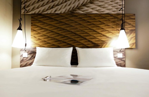 Paroisse Saint-Vincent-de-Paul Hotel | Hôtel ibis Dole Sud Choisey