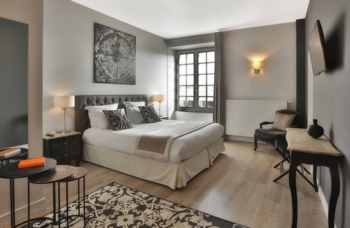 Uzerche Hotel | Hôtel Joyet de Maubec