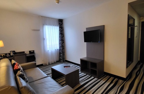 Saint-Quentin-en-Yvelines Hotel | Hôtel Kyriad Saint Quentin en Yvelines - Montigny