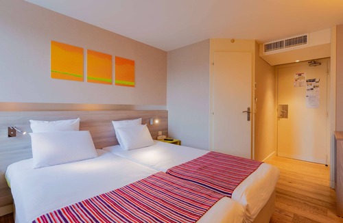 Saint-Bonnet-de-Mure Hotel | Hôtel Kyriad Lyon Est