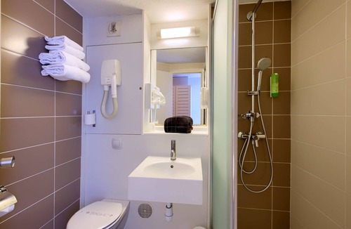 Arveyres Hotel | Hôtel Kyriad Libourne - Saint Emilion