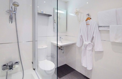 Bezons Hotel | Hôtel Kyriad Paris Bezons - La Défense