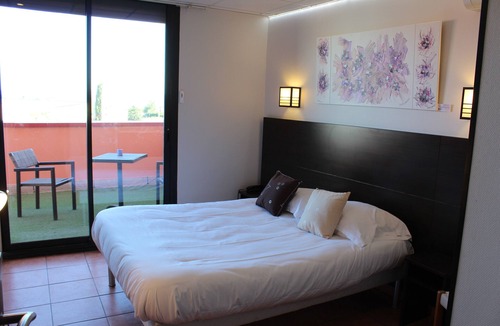 Chateauneuf-les-Martigues Hotel | Hôtel l'Hacienda