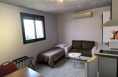 Chateauneuf-les-Martigues Hotel | Hôtel l'Hacienda