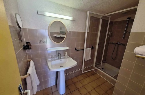 Saint-Bonnet-en-Champsaur Hotel | Hôtel Le Connetable