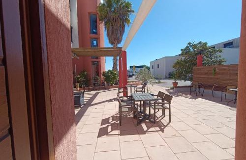 Chateauneuf-les-Martigues Hotel | Hôtel L'Hacienda