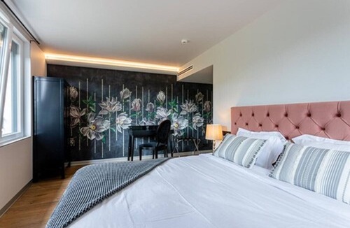 Savigny-les-Beaune Hotel | Hôtel L'Ouvrée Restaurant le 428