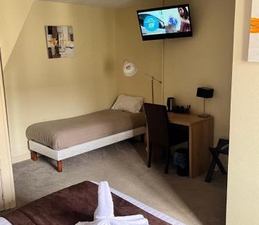 Chatellerault Hotel | Hôtel L'Univers